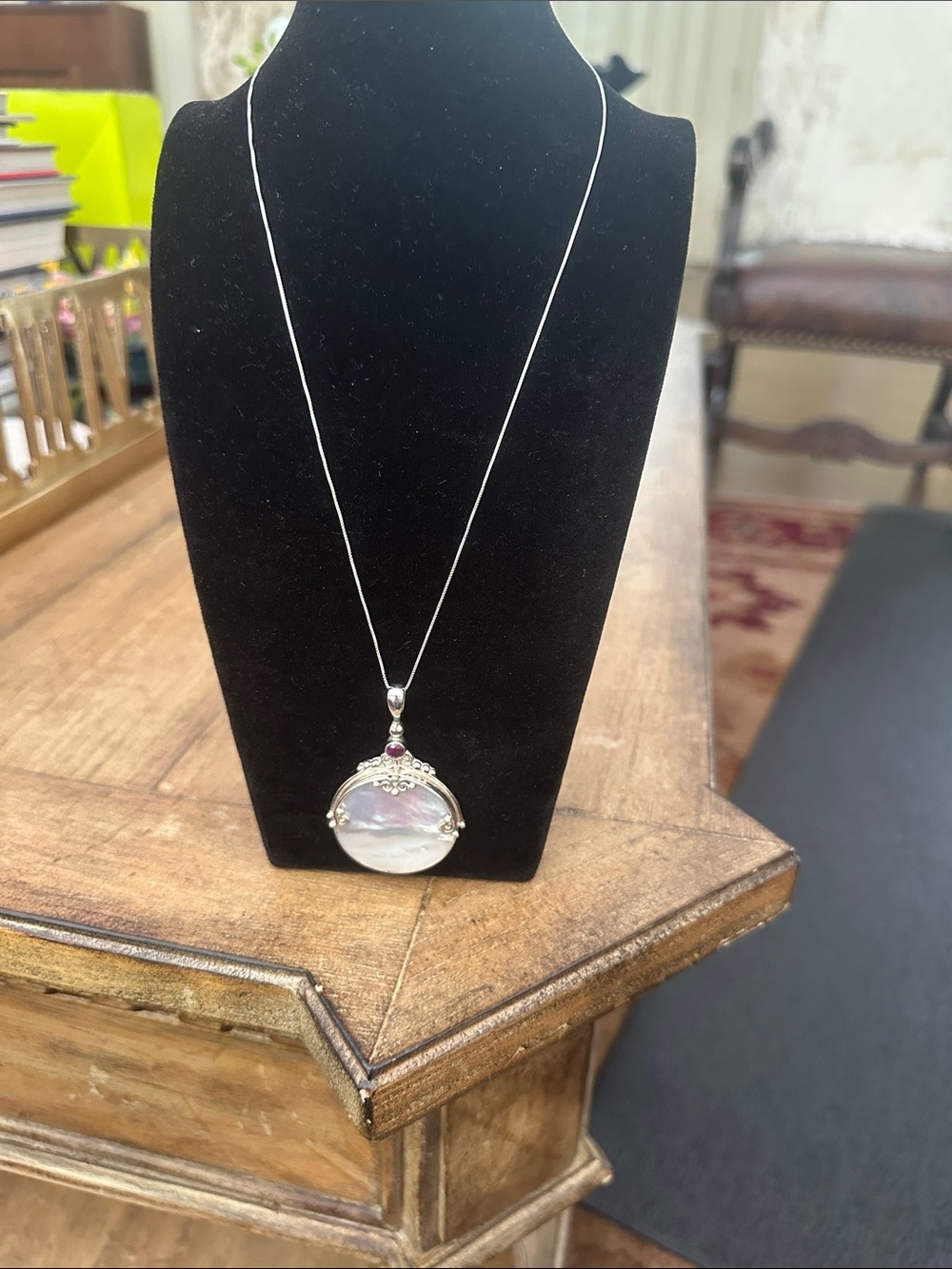 Mother-of-Pearl Drop Pendant Necklace in Silver - Elegant White Luster